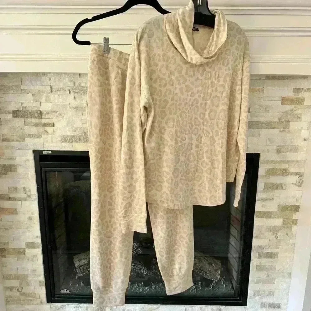 Splendid Loungewear Mockneck Sweater Trackpant Nude Animal Print NWOT